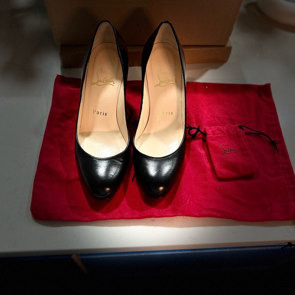 Christian Louboutin simple pump - Picture 5 of 11